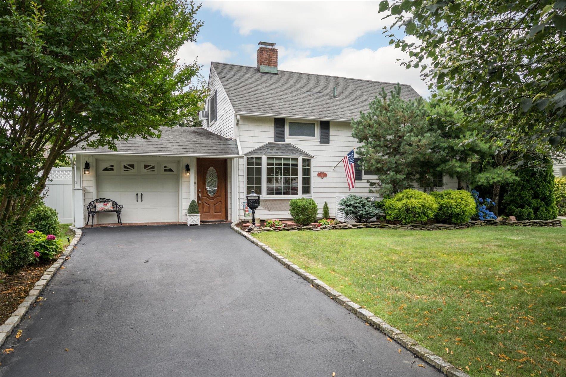 Property Photo:  15 Wildflower Lane  NY 11793 