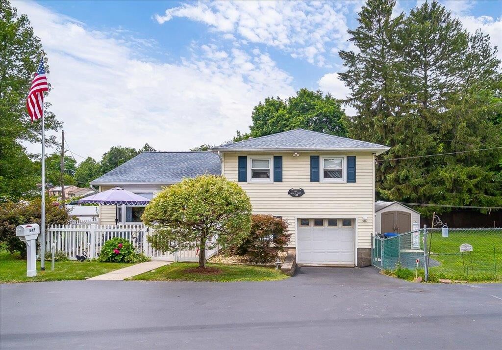 Property Photo:  545 Gidney Avenue  NY 12550 