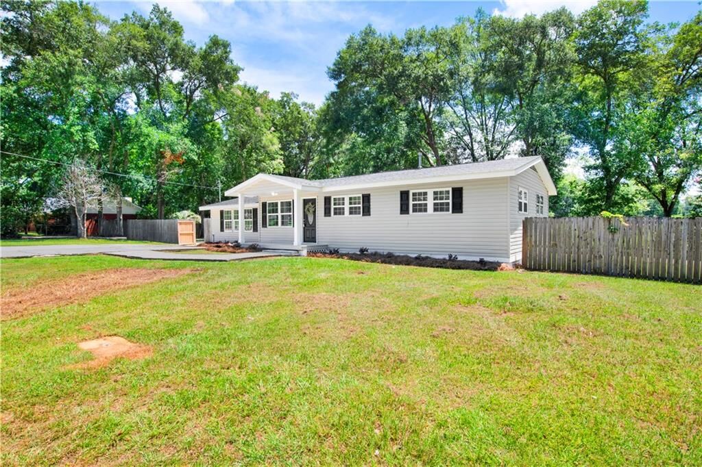 Property Photo: 10530 Mildred Avenue AL 36541