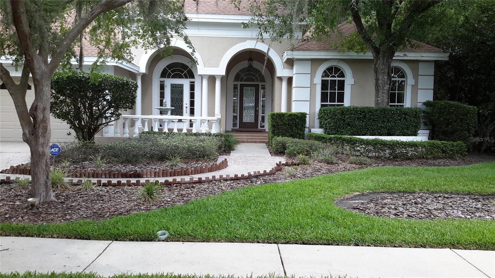 Property Photo: 15926 Dawson Ridge Drive FL 33647