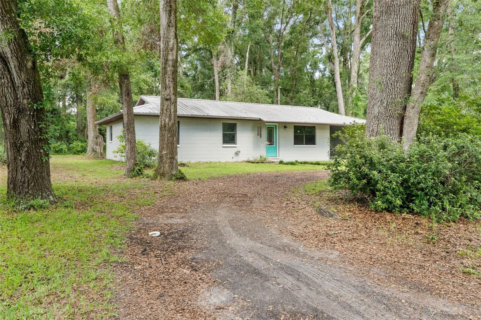 Property Photo: 17142 NW 240th Terrace FL 32643