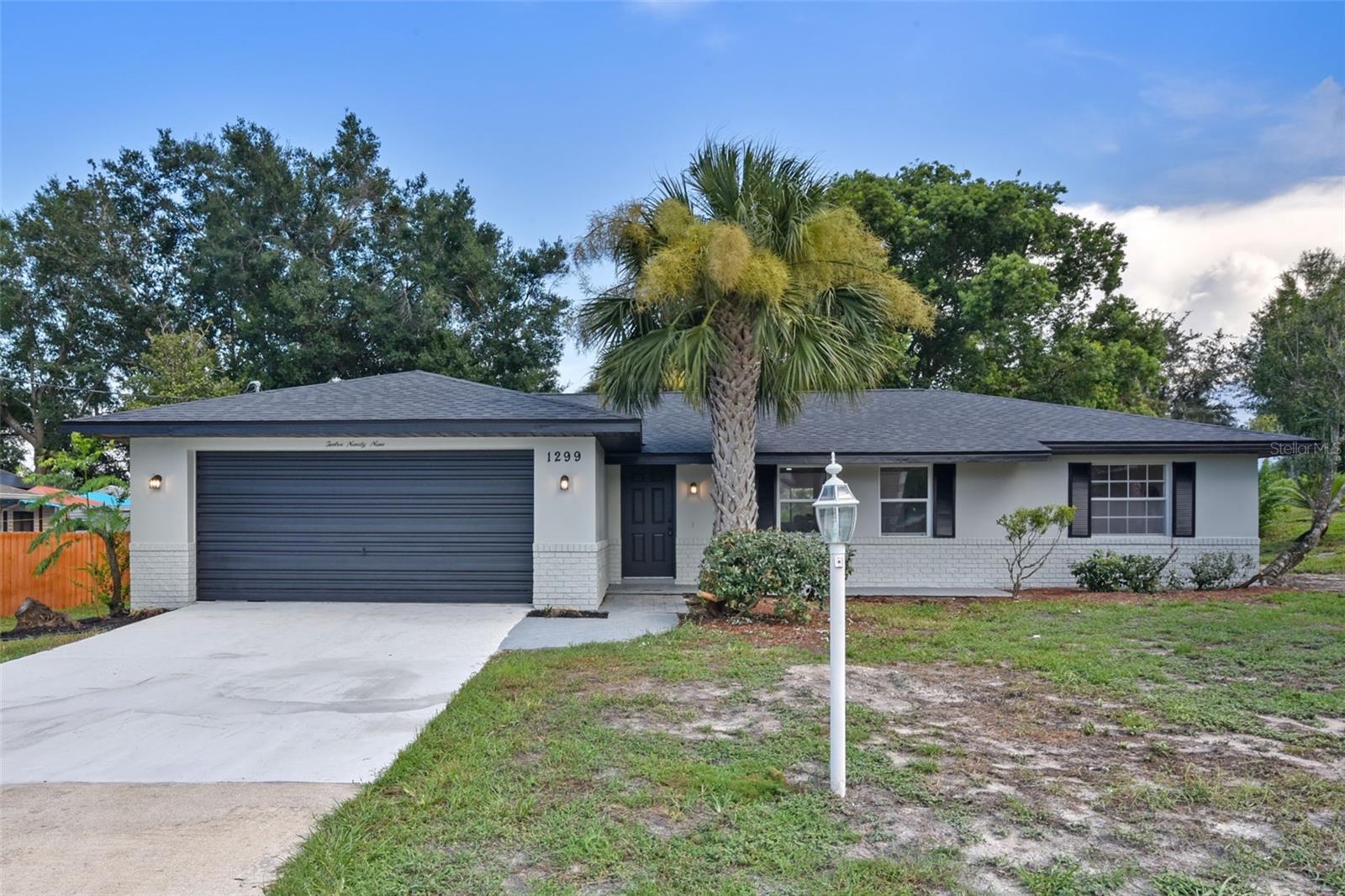 Property Photo: 1299 N Old Mill Drive FL 32725