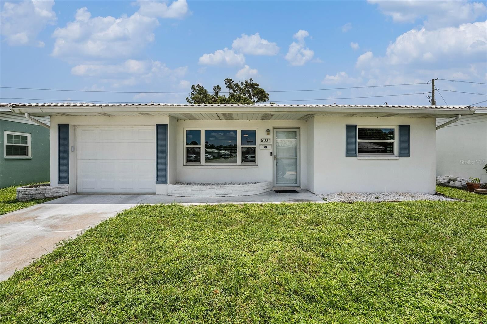 Property Photo: 10221 Larchmont Place N 12 FL 33782