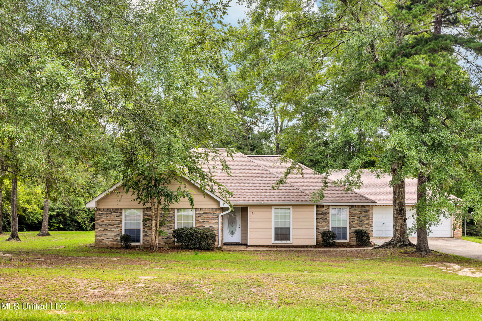 Property Photo: 35 Cedar Wood Drive MS 39573