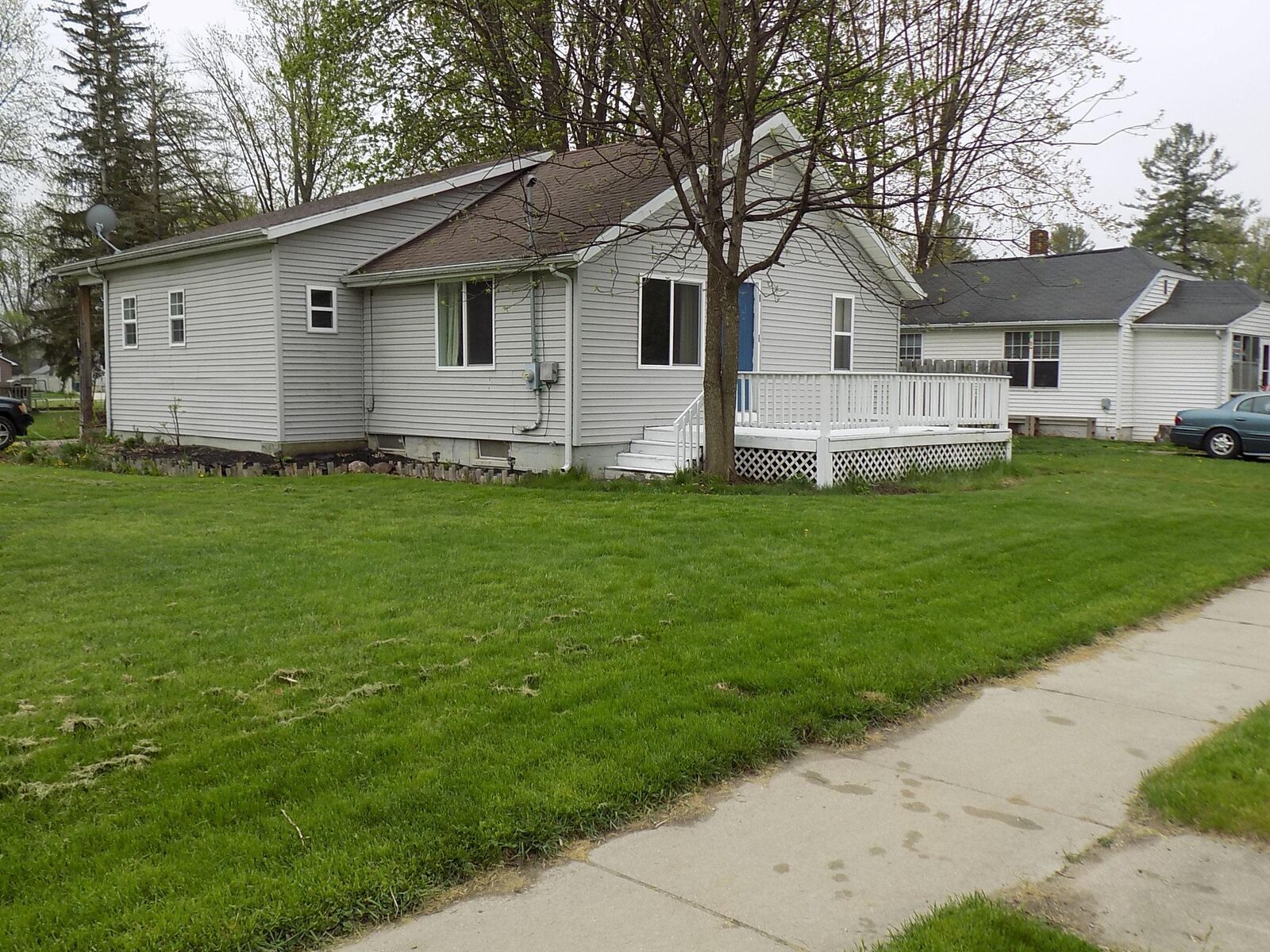 Property Photo: 203 W Brown Street MI 48612
