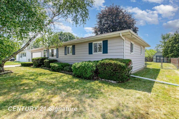 225 Johnson Street  Freeland MI 48623 photo