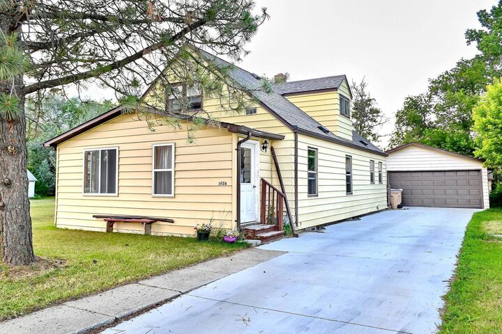 1624 W Central Ave  Minot ND 58701-3409 photo