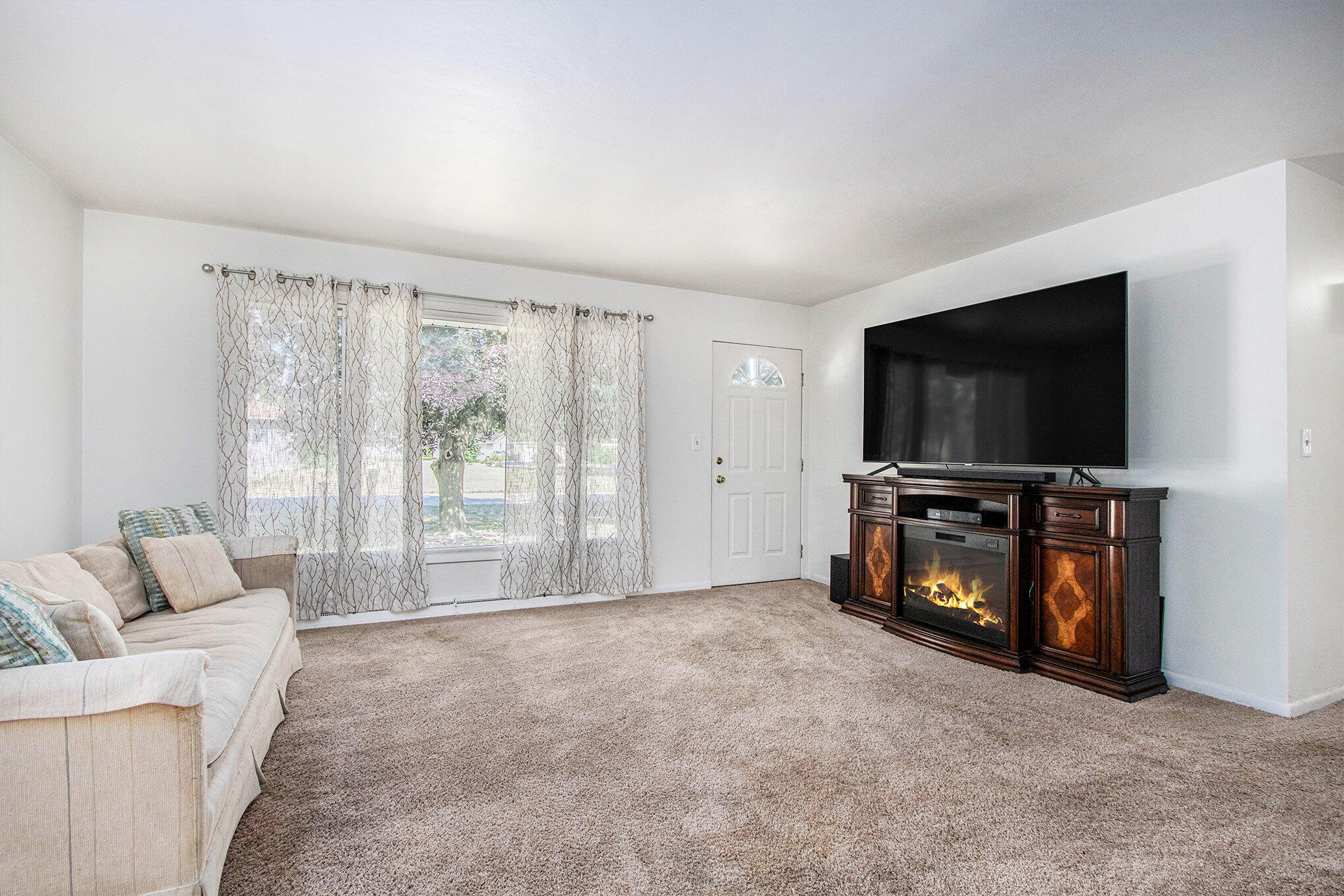 Property Photo:  2256 Lynn Drive  MI 49085 