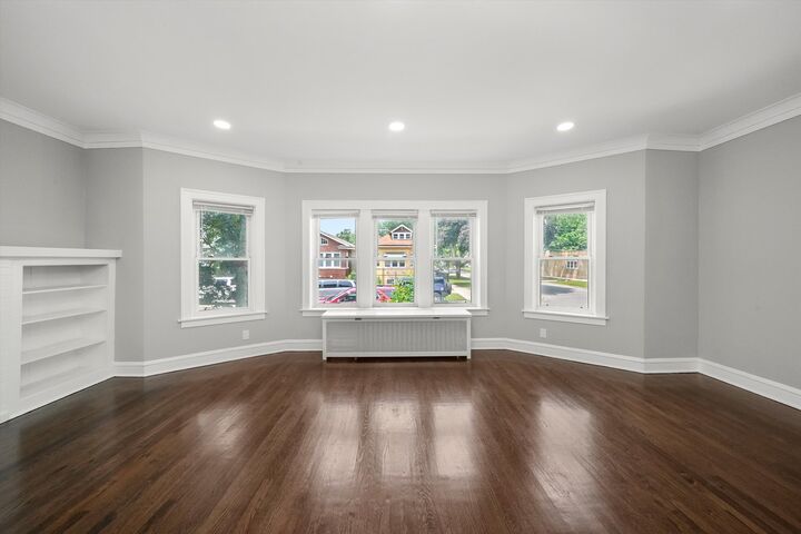 Property Photo:  8101 S Kimbark Avenue  IL 60619 