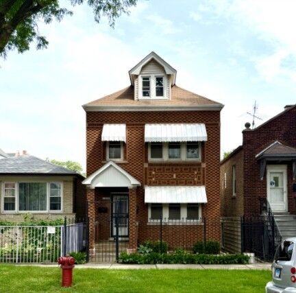 Property Photo:  1630 W 38th Place  IL 60609 