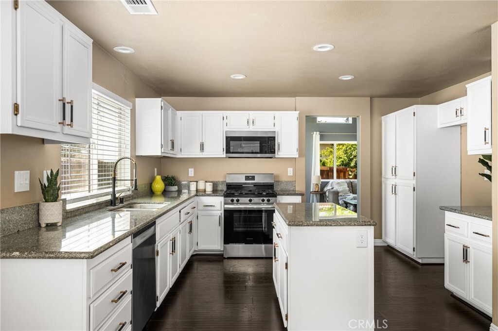 Property Photo: 27849 Maywood Bend Drive CA 92585