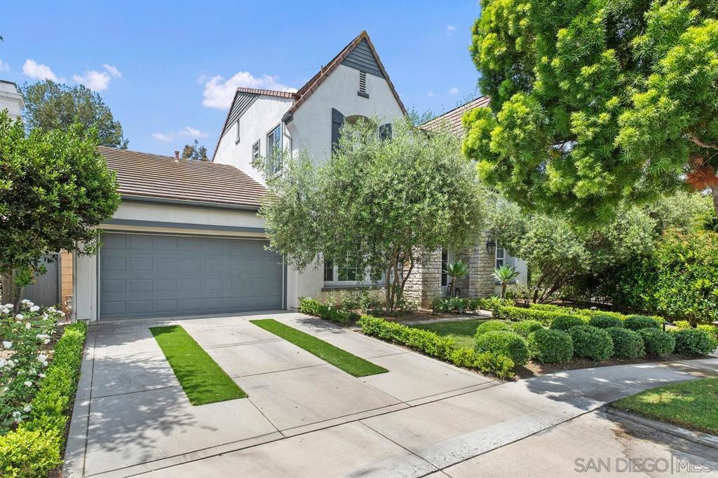Property Photo:  50 Whitehall  CA 92660 