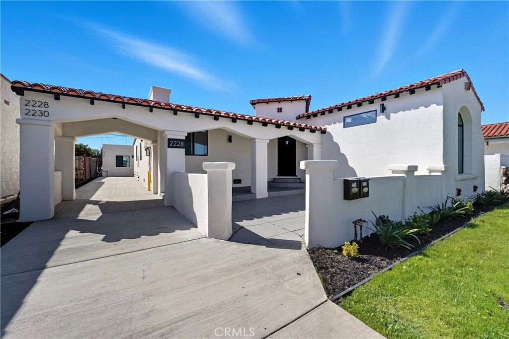 Property Photo:  2228 W 73rd Street  CA 90043 