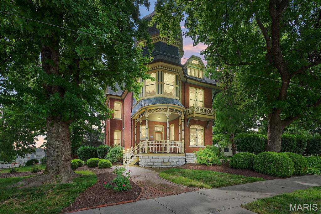 128 N 6th Street  St Charles MO 63301 photo
