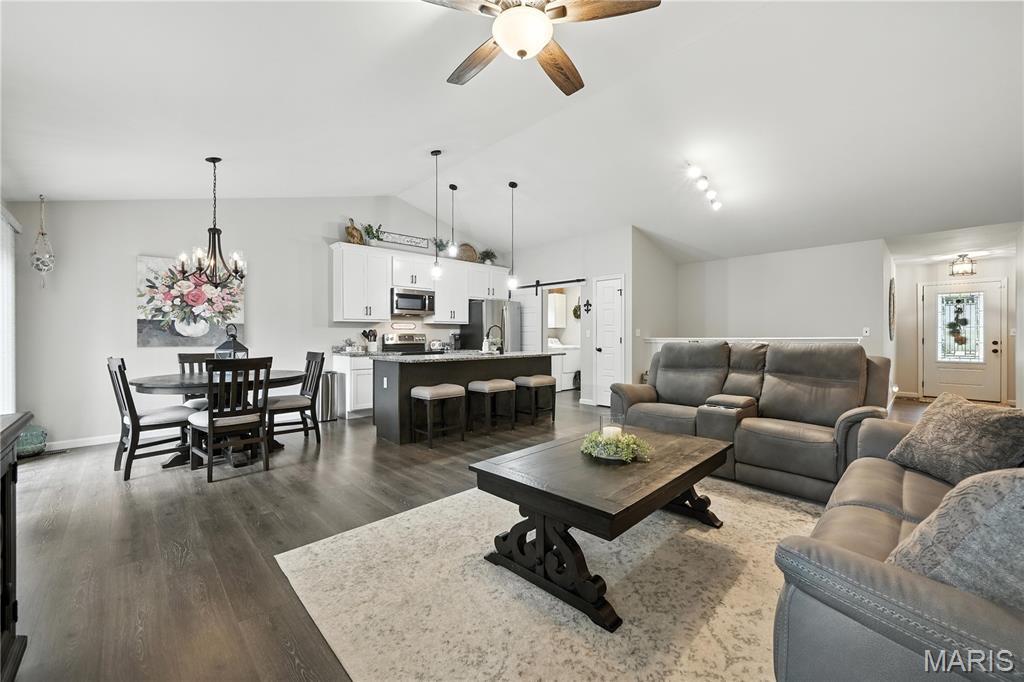 Property Photo:  484 Indian Lake Drive  MO 63390 