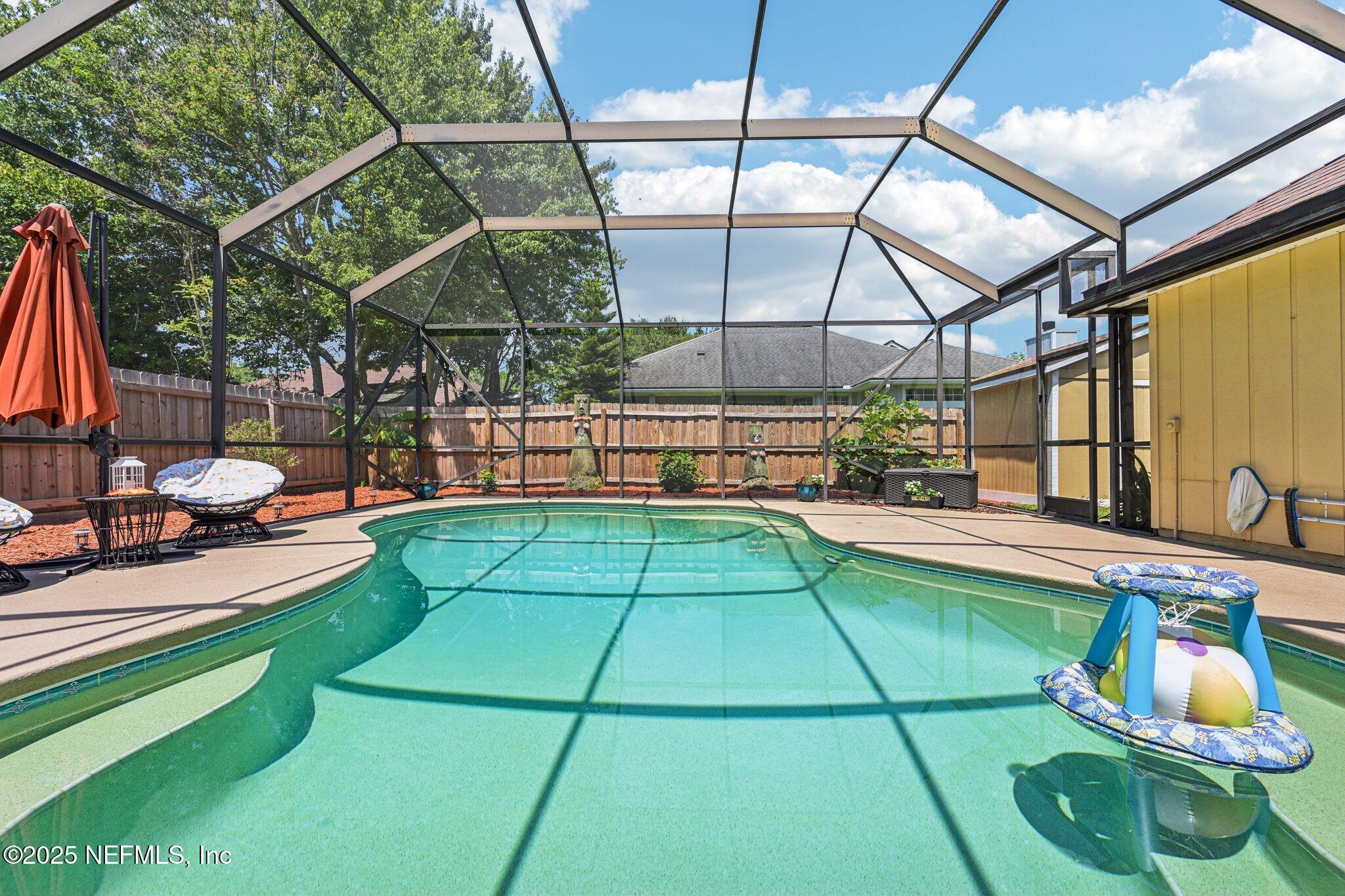 Property Photo: 1400 Gibralter Lane FL 32003