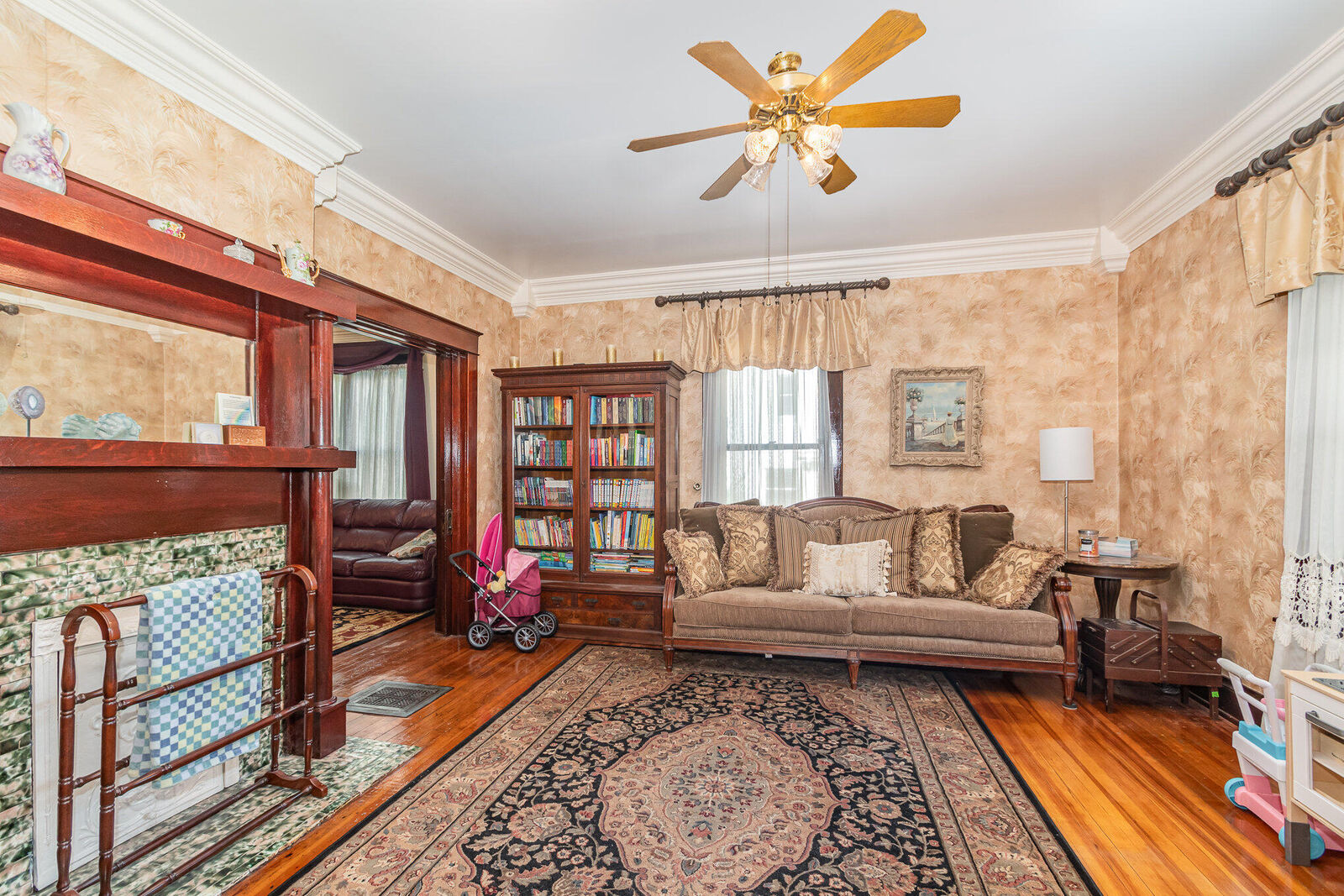 Property Photo: 239 W Seminary Street KY 40359