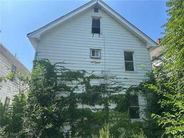 Property Photo: 737 E 165th Street OH 44110