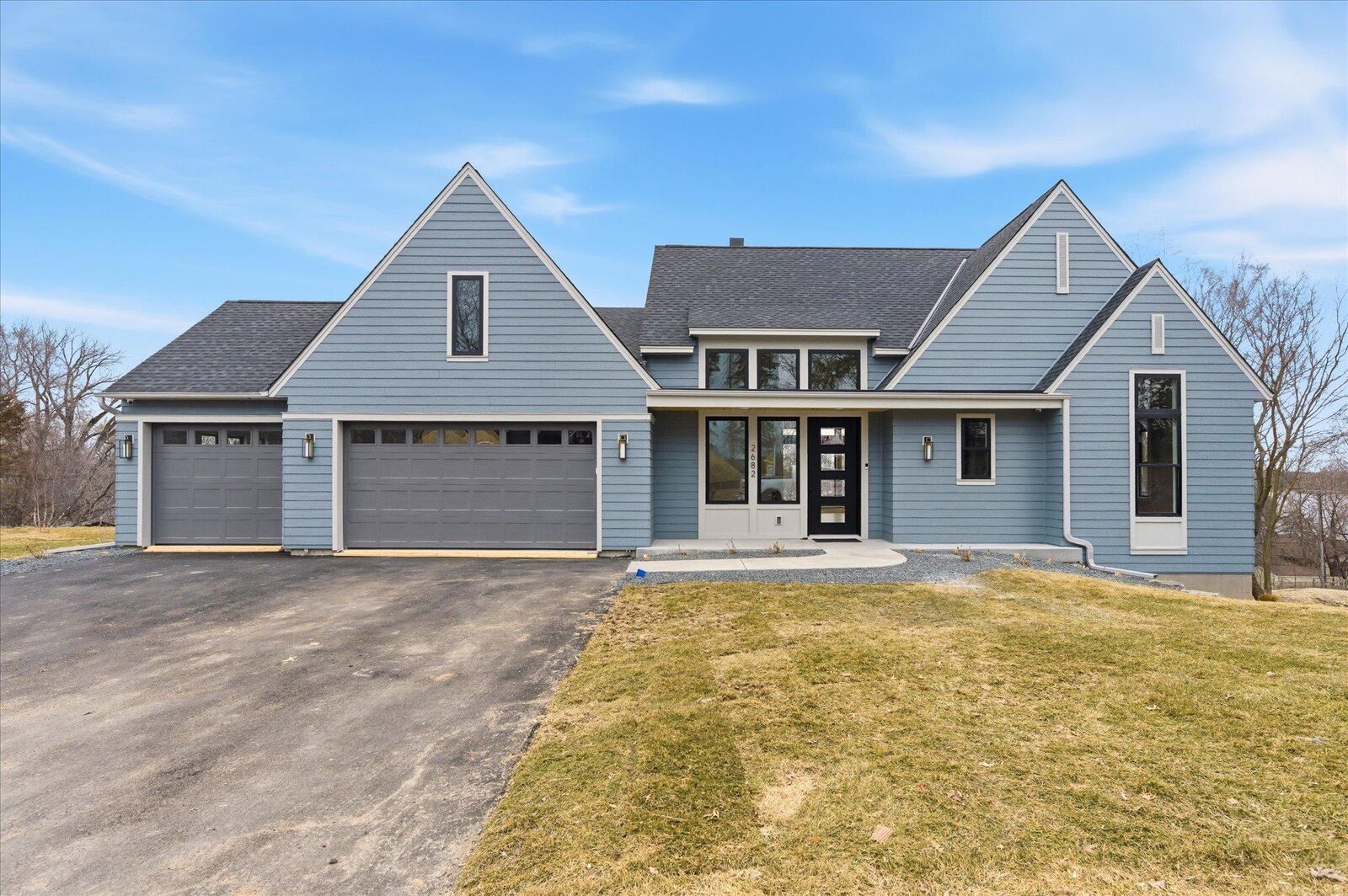 Property Photo: 2682 Lakeview Court MN 55117