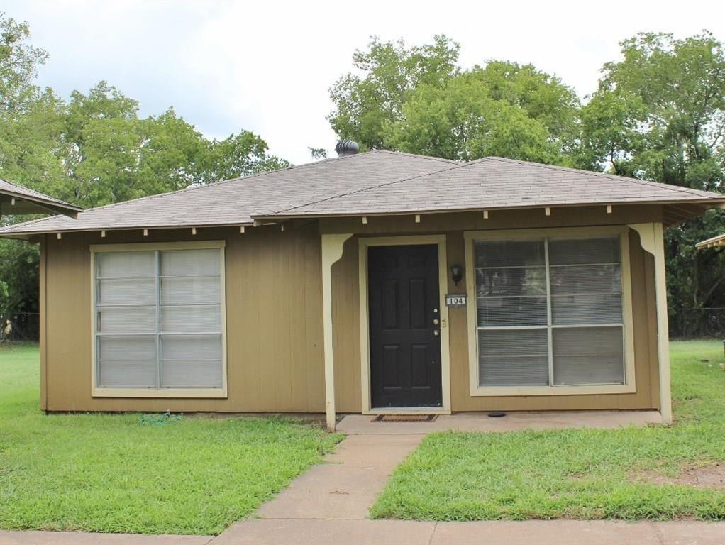 Property Photo: 104 George Hopper Road TX 76065