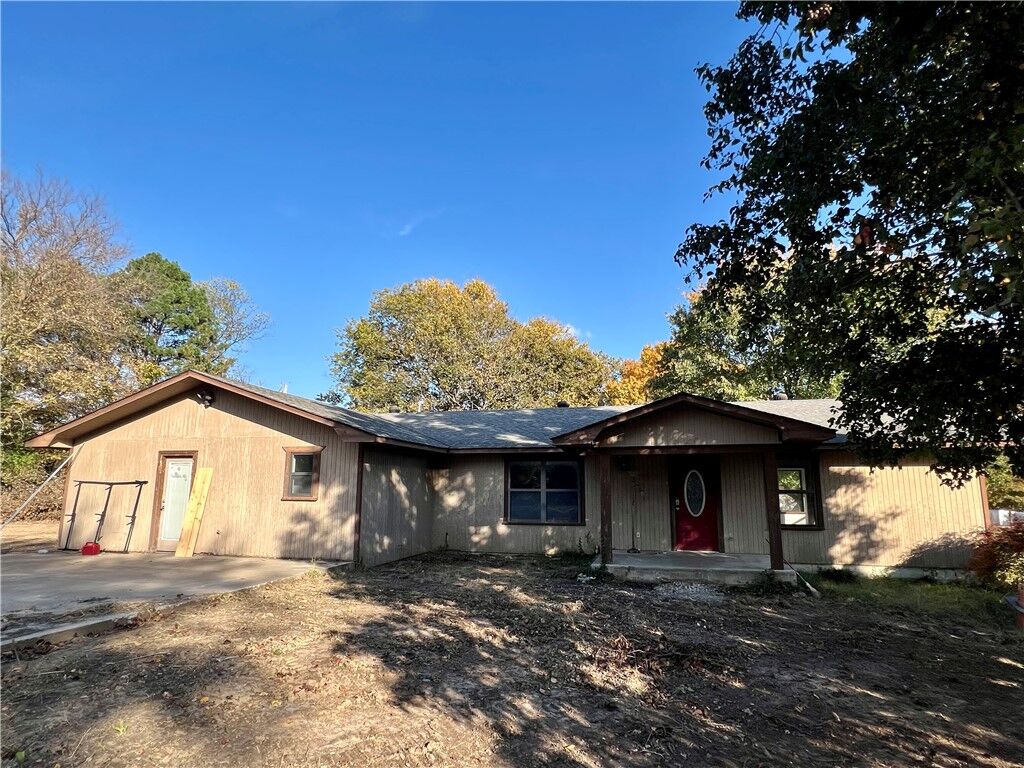 Property Photo:  748 Ed Moore Lane  AR 72704 