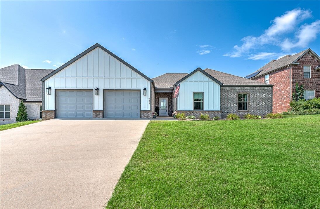Property Photo:  6303 SW Heritage Avenue  AR 72713 