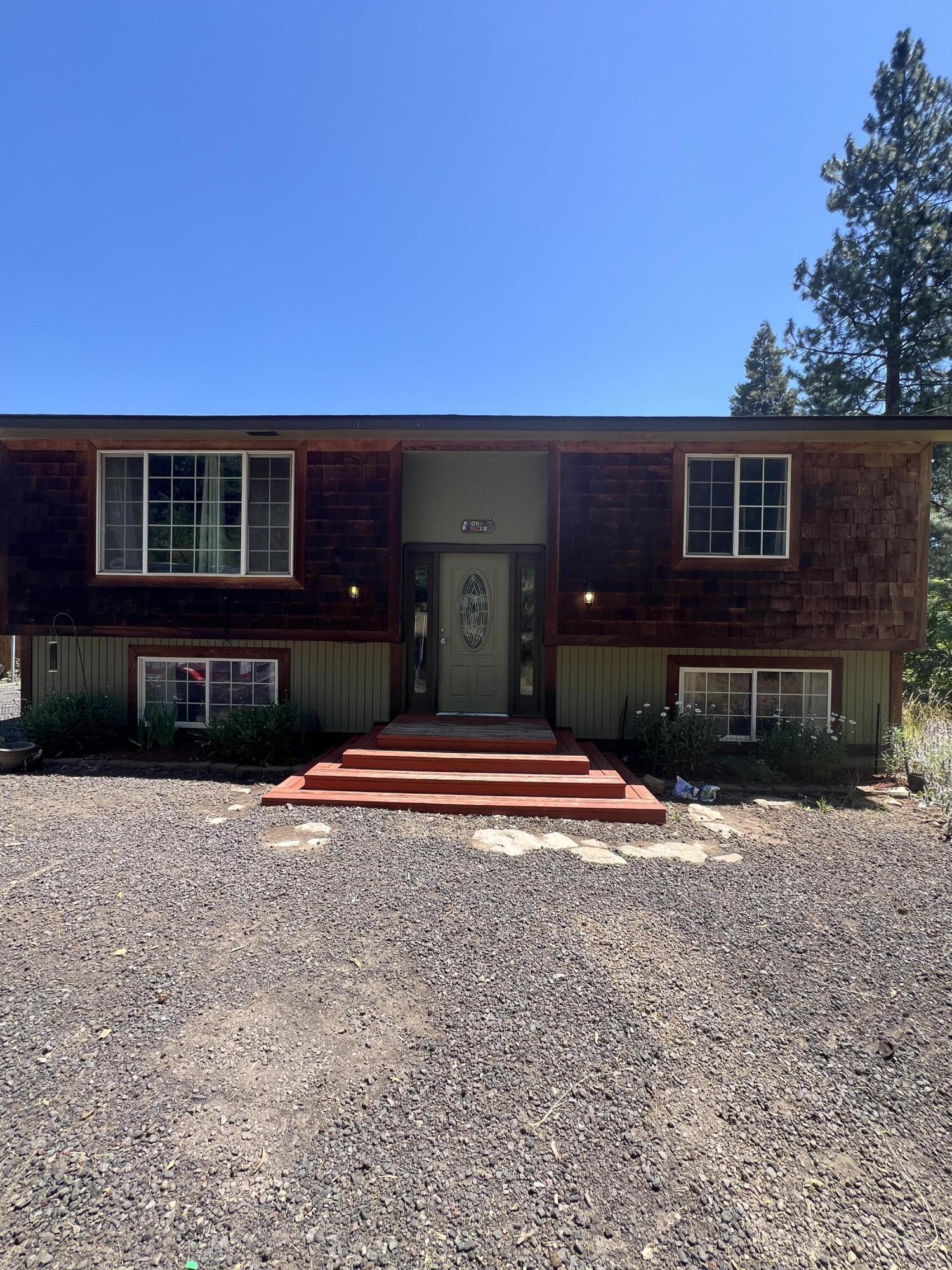 Property Photo: 8511 McLaughlin Lane OR 97601