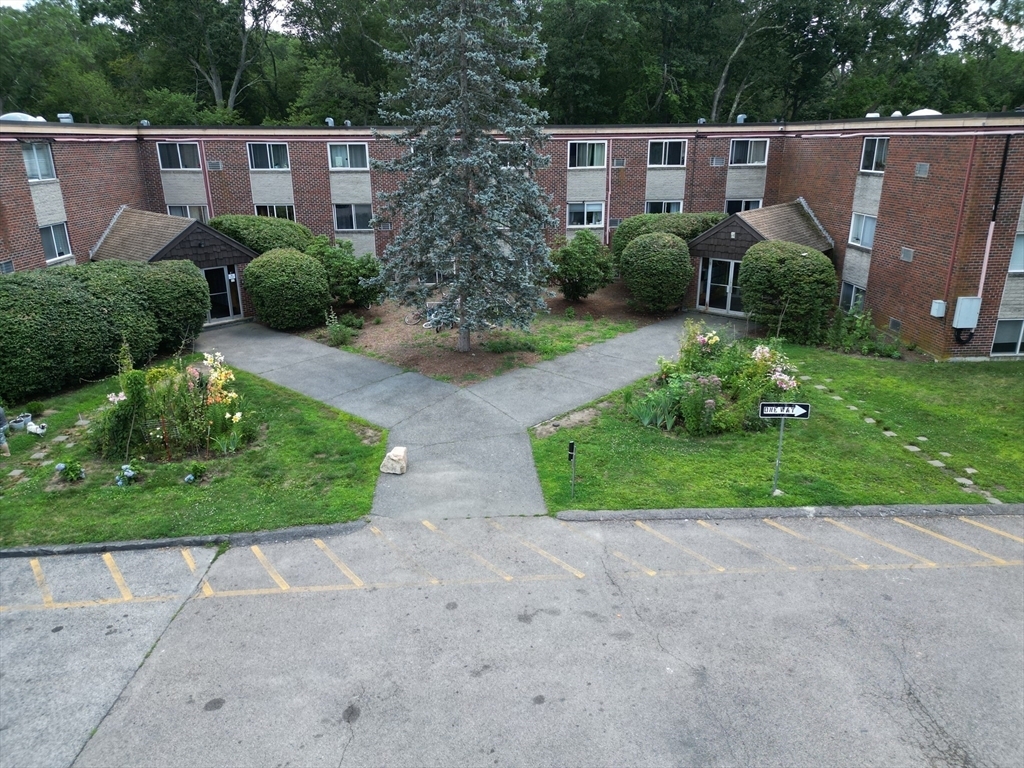 Property Photo: 15 Weld St 46 MA 01702
