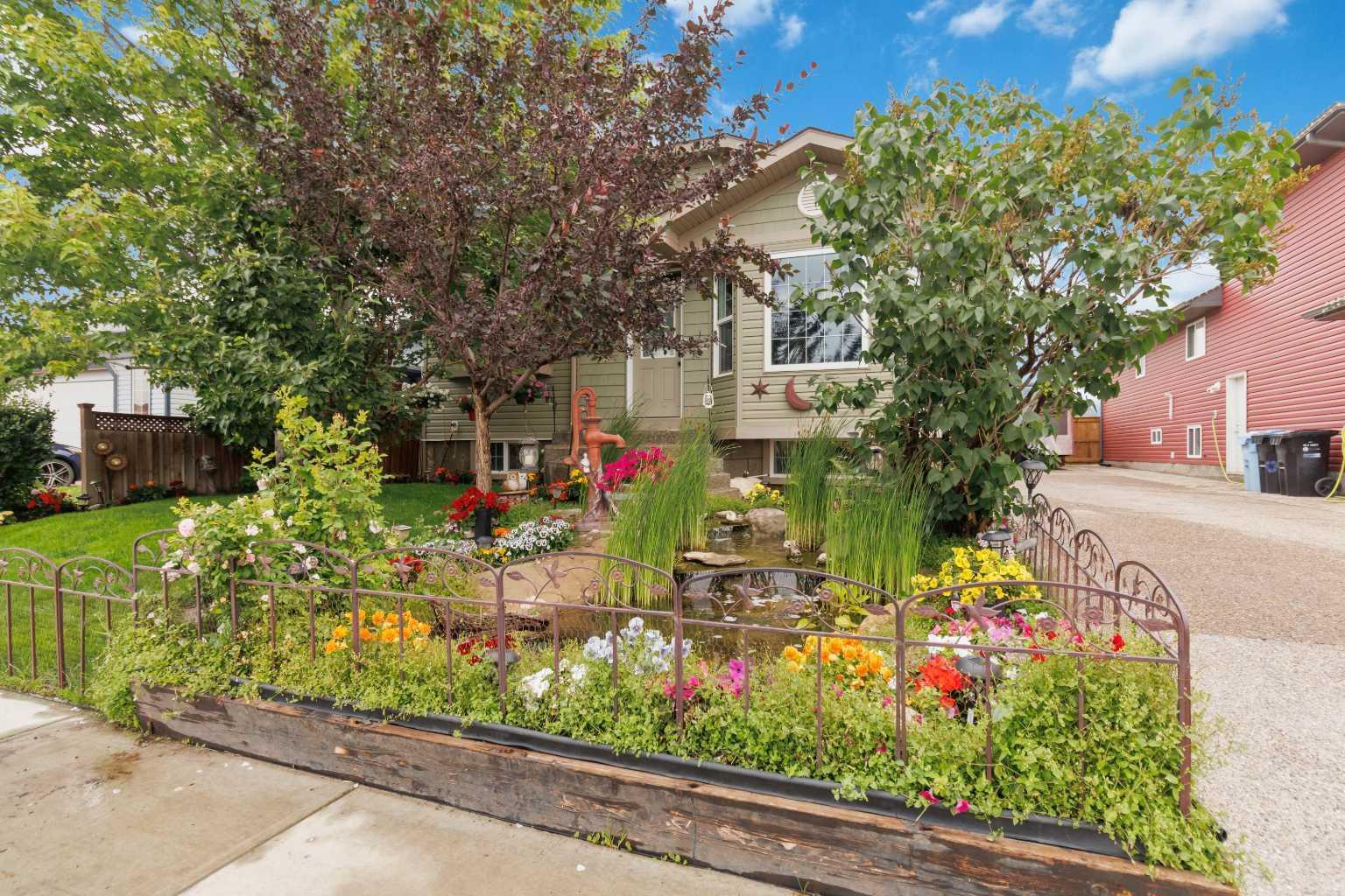 Property Photo:  474 Athabasca Avenue  AB T9J 1B4 