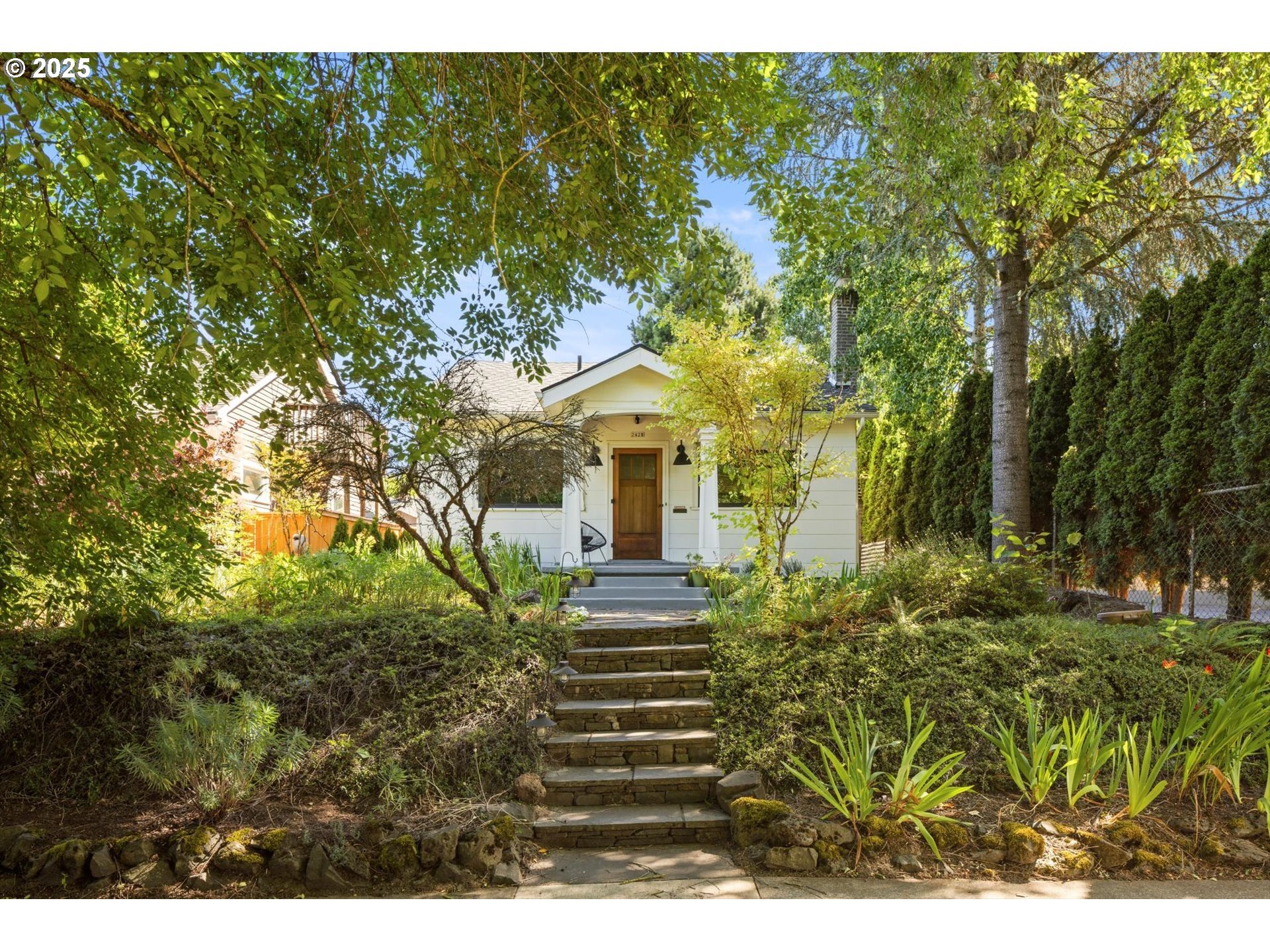 2428 SE Ladd Ave  Portland OR 97214 photo