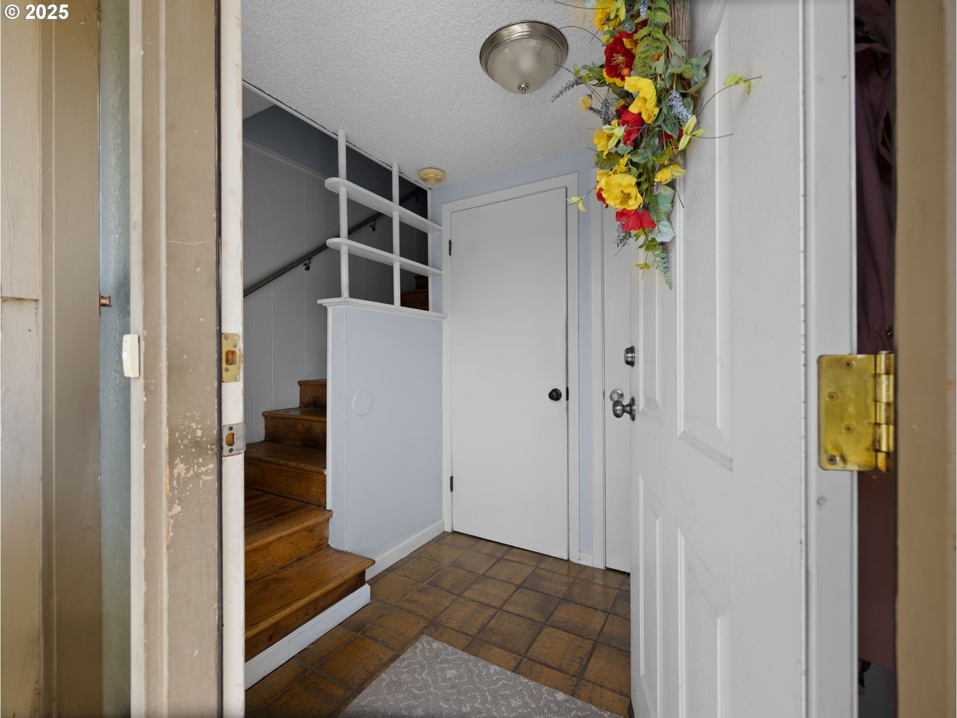 Property Photo: 2935 SE 142nd Pl OR 97236