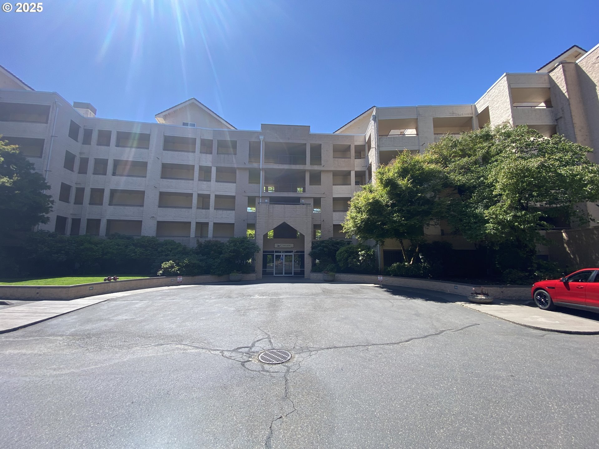 Property Photo: 6685 W Burnside St 343 OR 97210