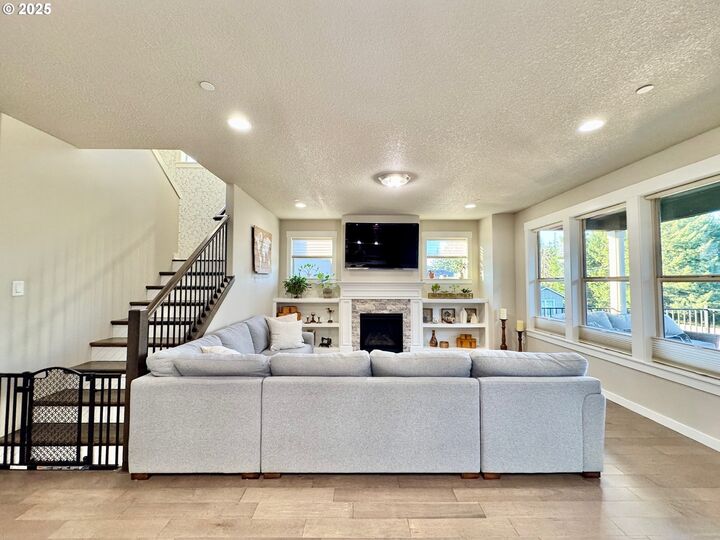 Property Photo: 4030 NE Tacoma Ct WA 98607