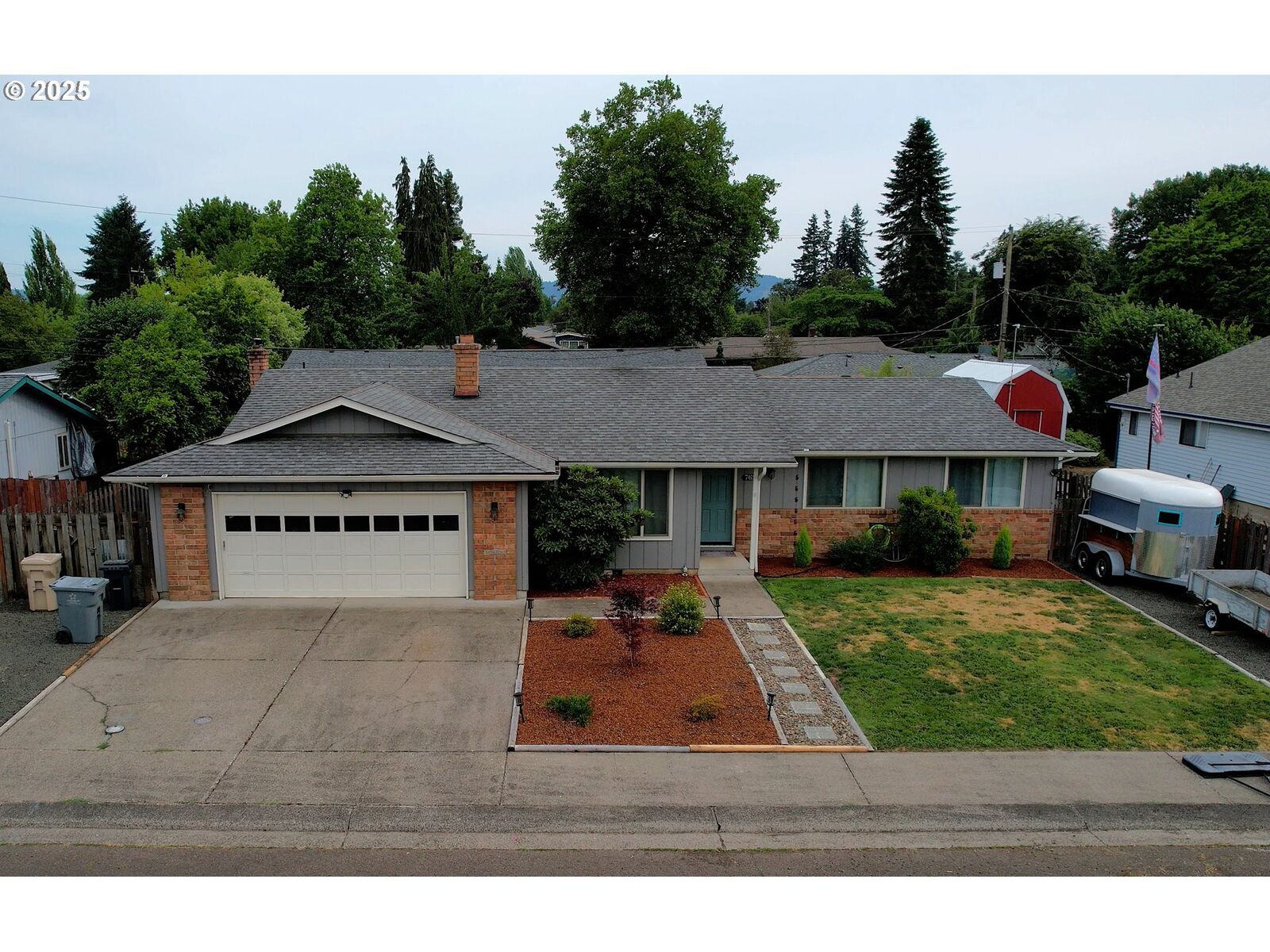 Property Photo:  762 Randall Dr  OR 97355 