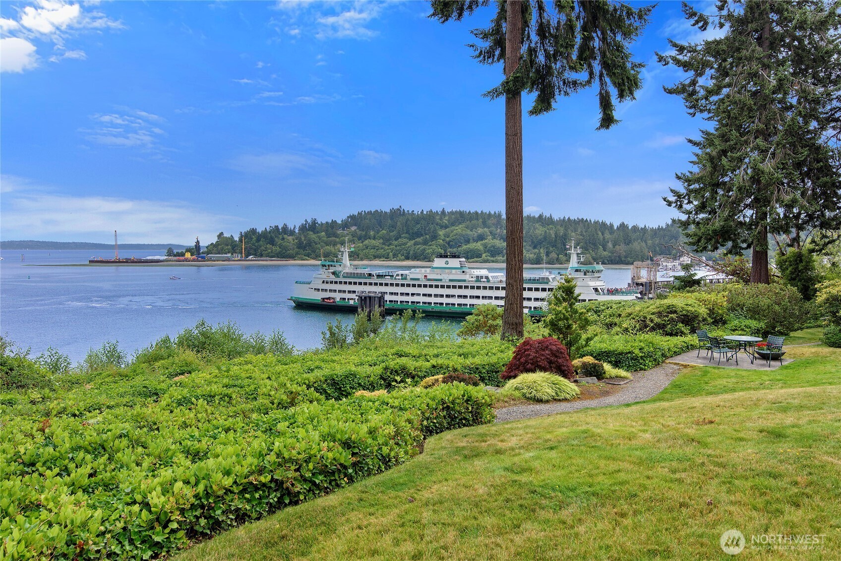 965  Winslow Way E 104  Bainbridge Island WA 98110 photo