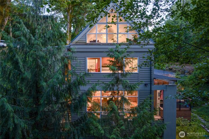 Property Photo:  7236  Holly Hill Drive  WA 98040 