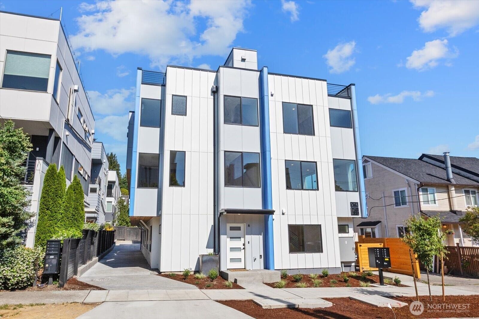 Property Photo: 918 28th Avenue S B WA 98144