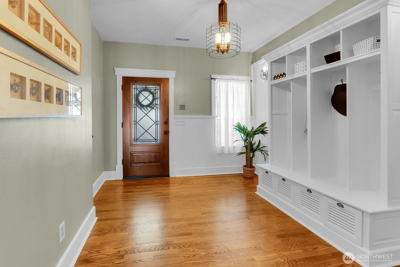 Property Photo: 9510 9th Avenue NW WA 98117