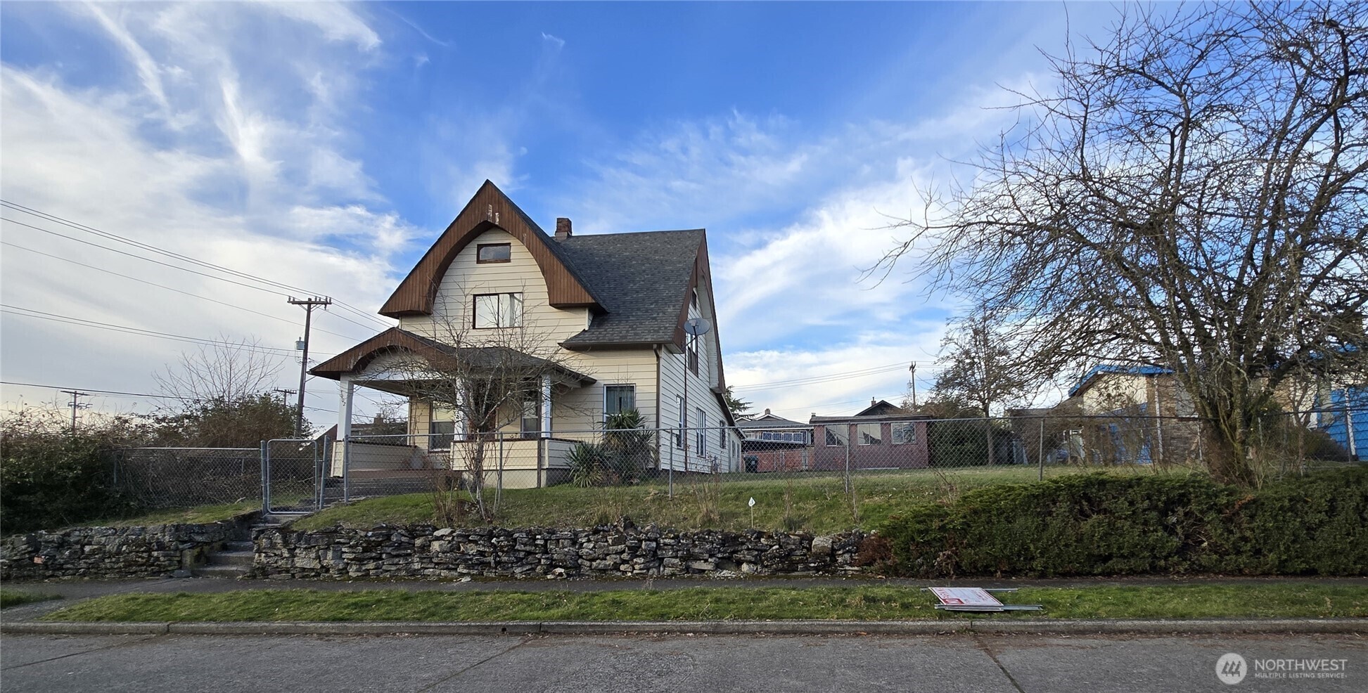 Property Photo: 3902 S Angel Place WA 98118