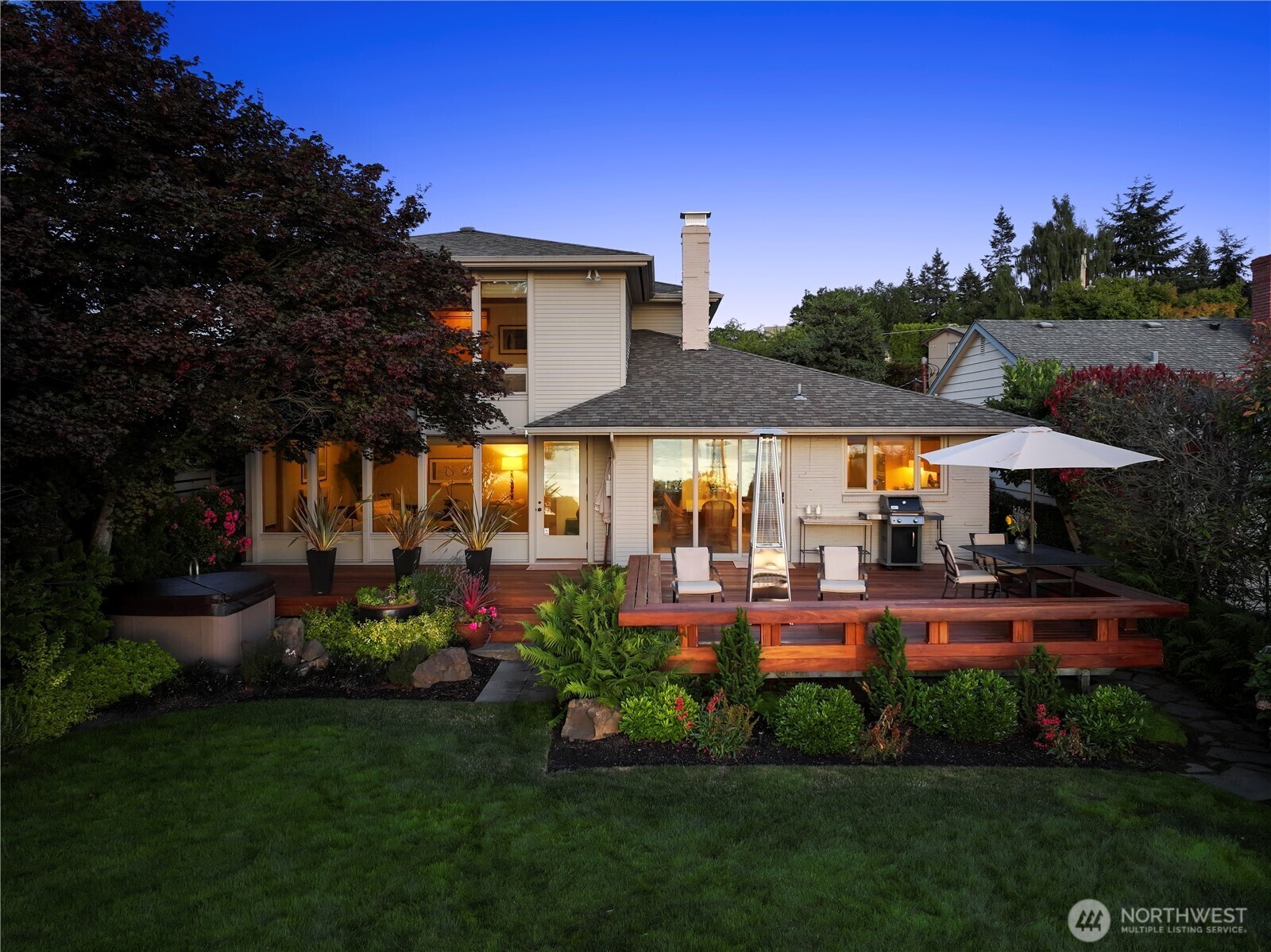 Property Photo: 2171 Sunset Avenue SW WA 98116