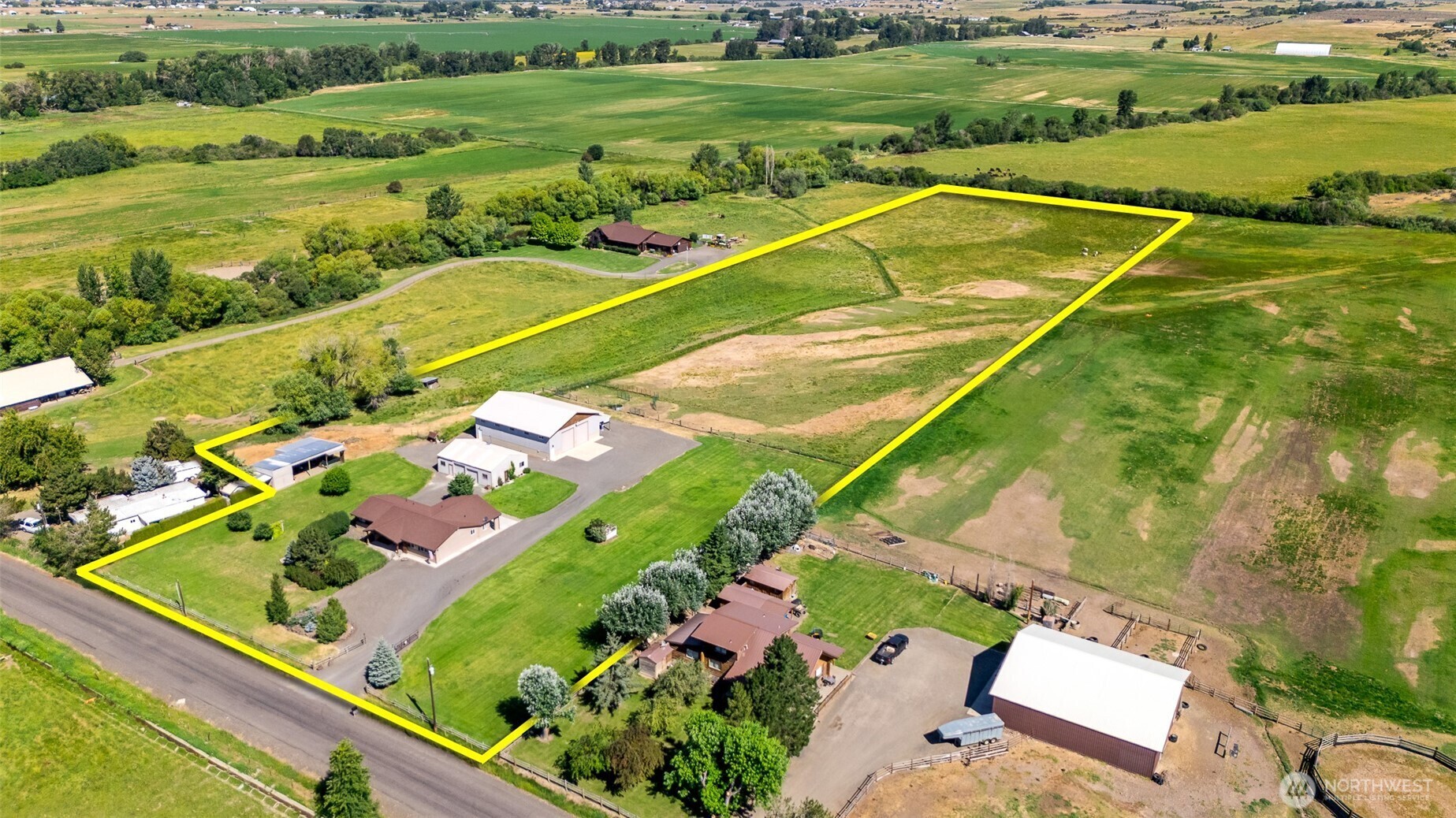 Property Photo:  1491  Grindrod  WA 98926 