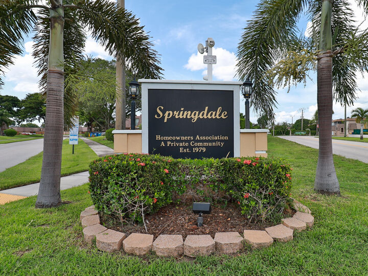 Property Photo: 1034 Springdale Circle FL 33461