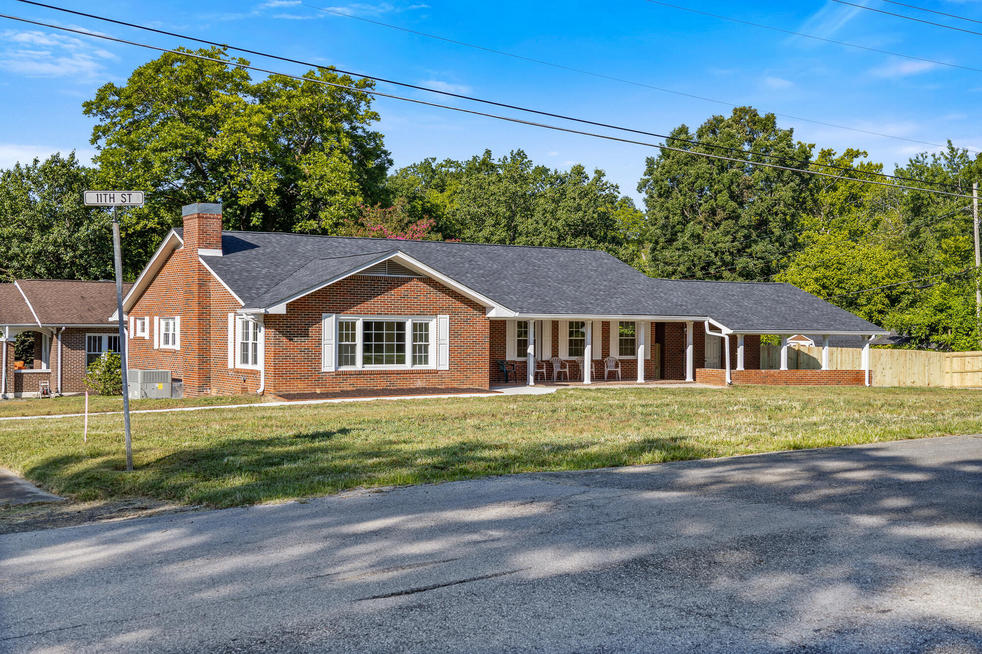 Property Photo:  1100 Washington Avenue  TN 37331 