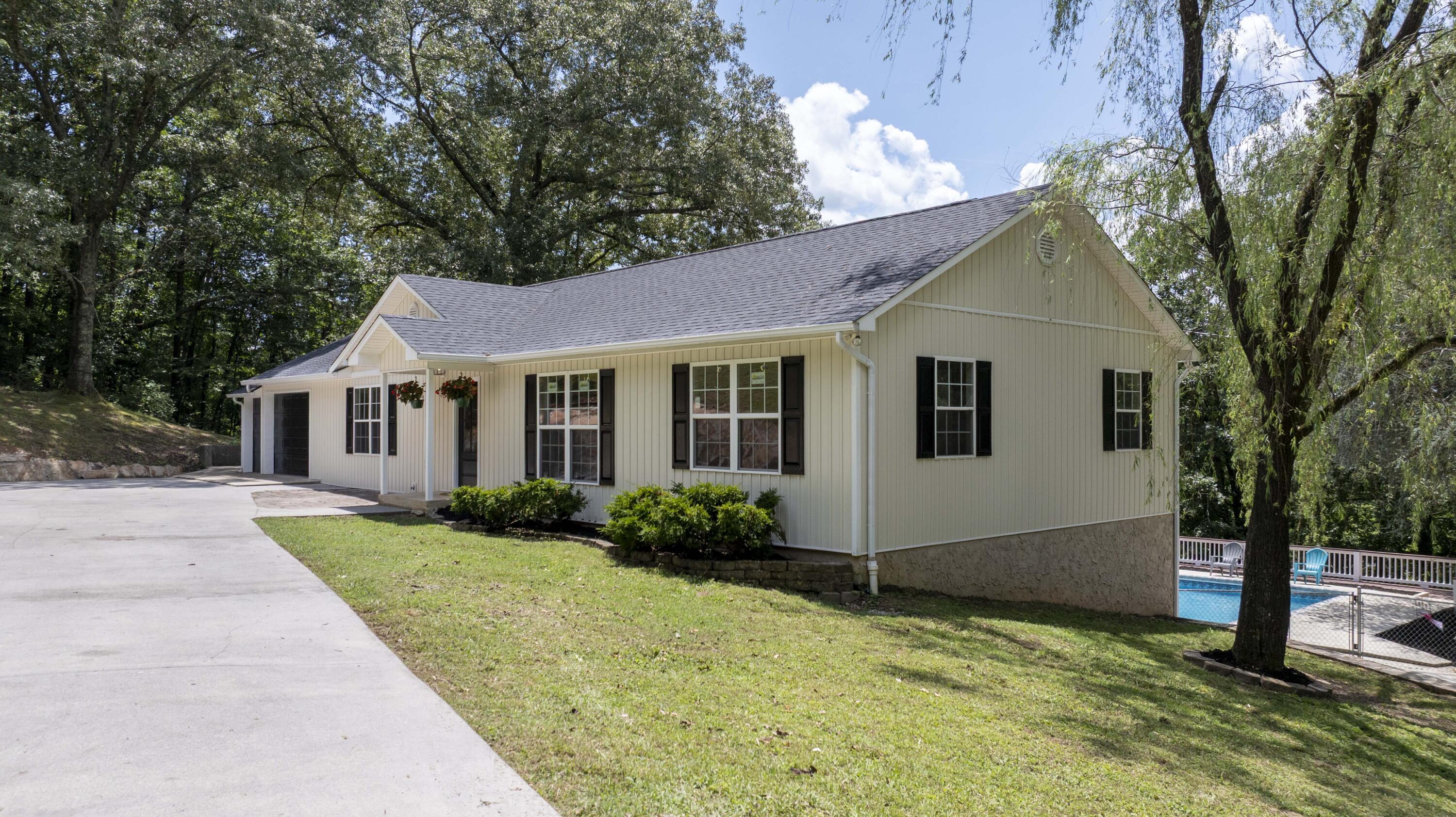 Property Photo: 266 Pine Hill Drive TN 37321