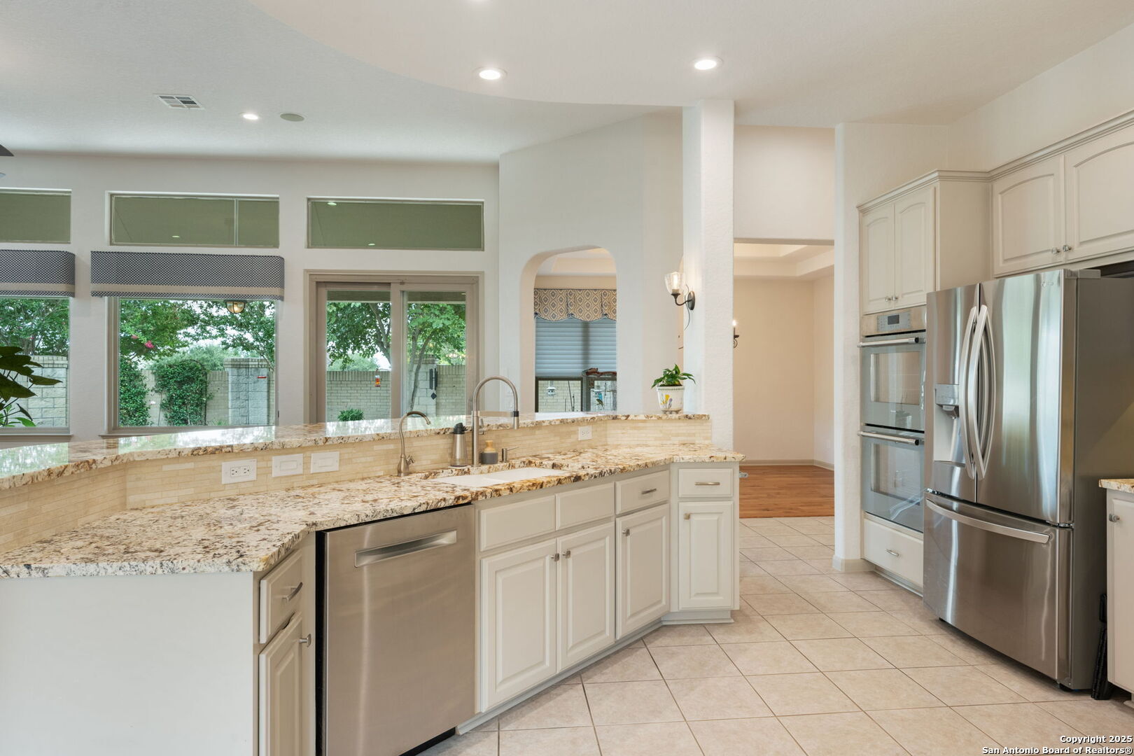 Property Photo: 203 Garden Hill TX 78260
