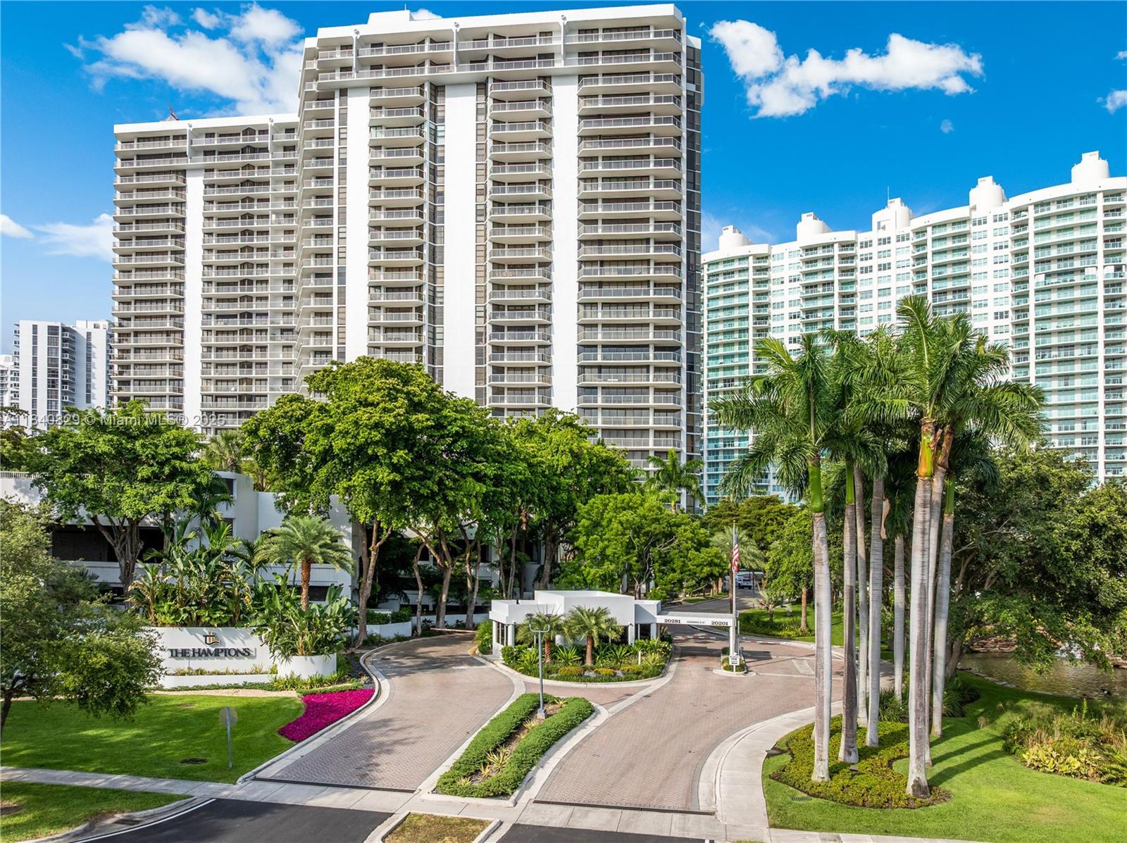 20281 E Country Club Dr 405  Aventura FL 33180 photo