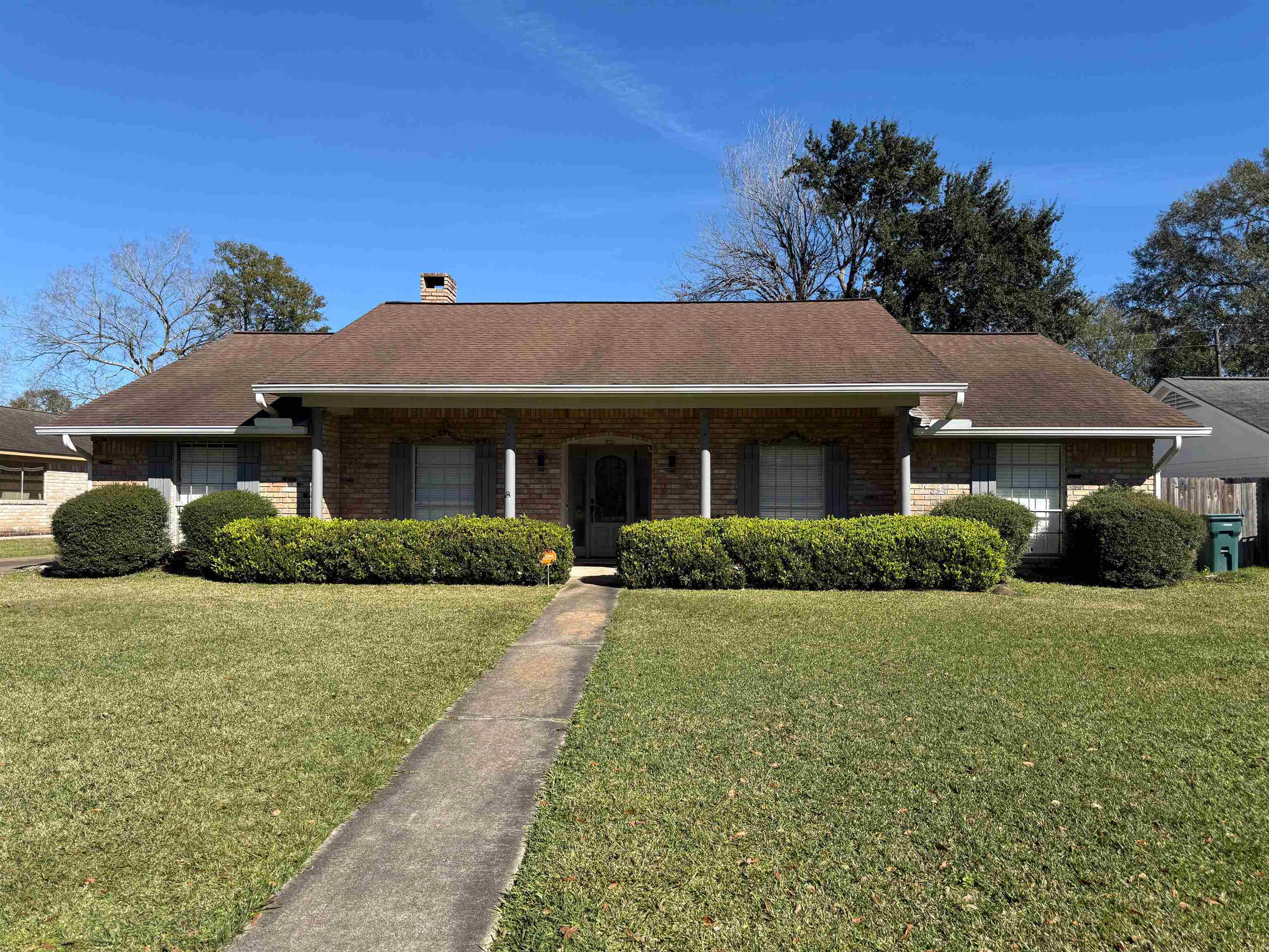 Property Photo: 870 Stacewood TX 77706