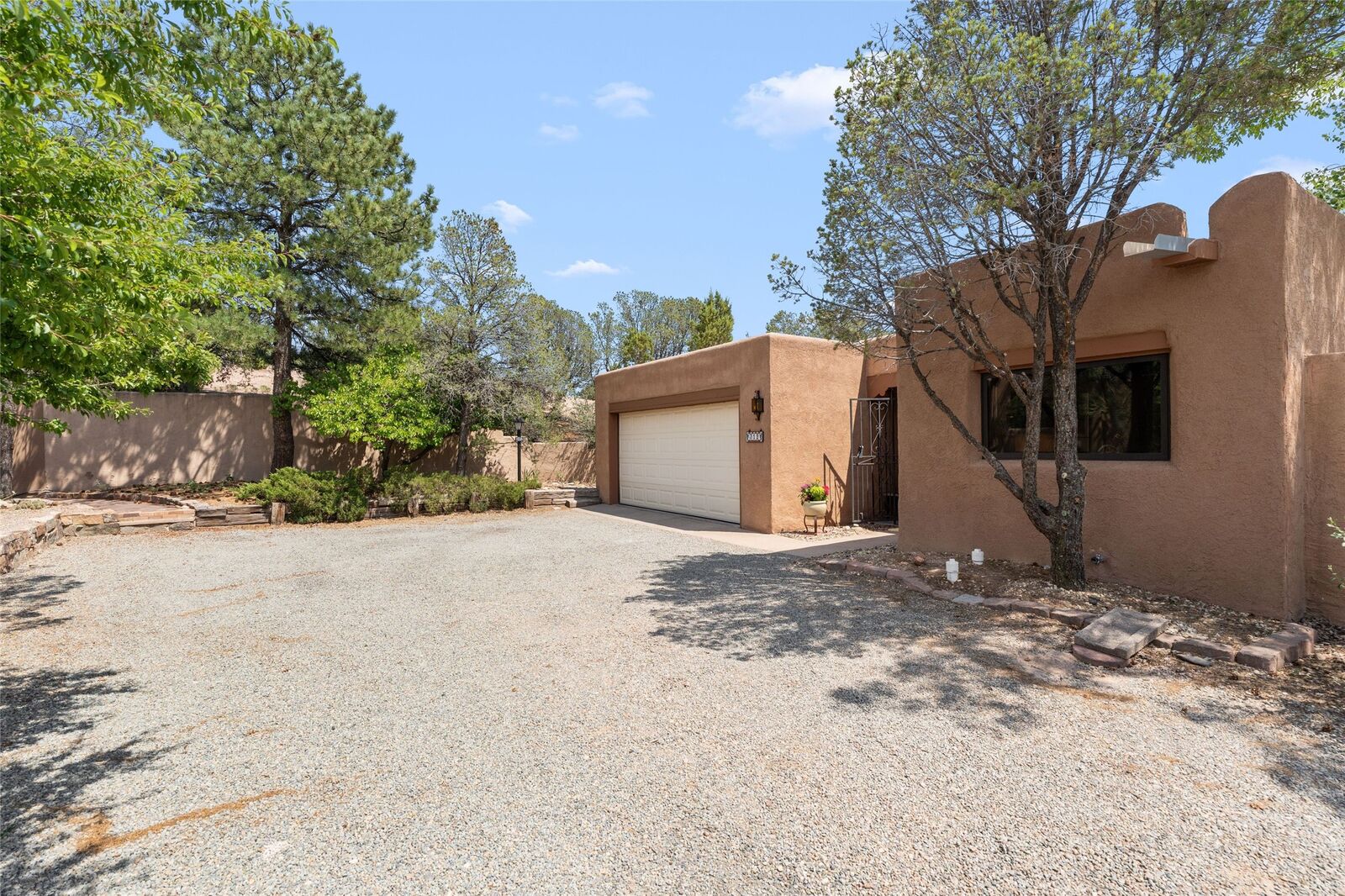 Property Photo:  312 Calle Estado  NM 87501 