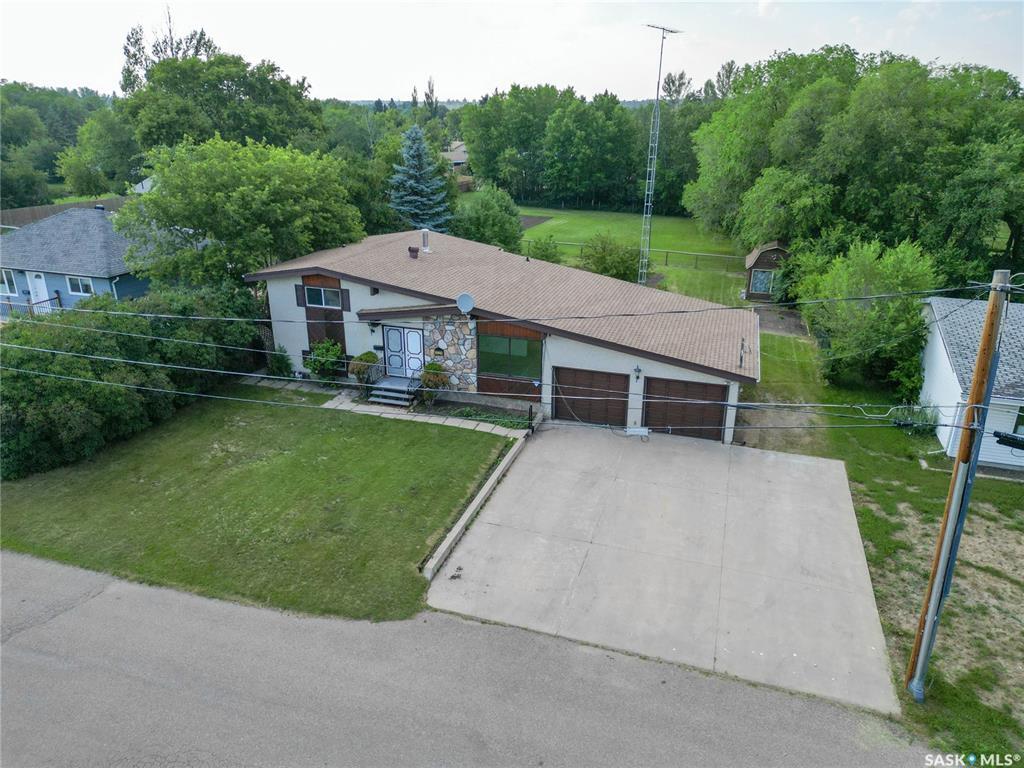 Property Photo: 1220 6th Street E SK S6V 0P7