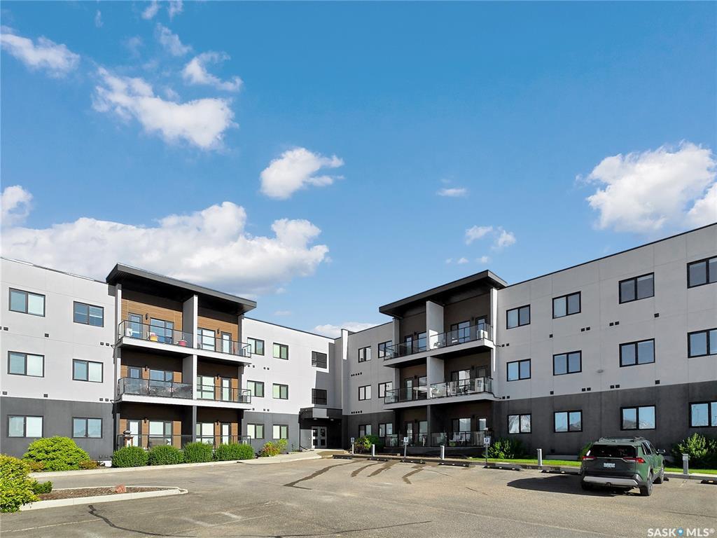 Property Photo:  545 Hassard Close 107  SK S7L 6V3 
